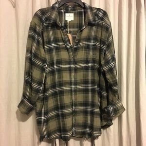 American Eagle distressed flannel (NEW)